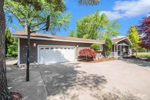 1630 7 Mile Rd S, Kawkawlin, MI 48631