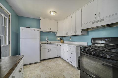 4027 Honeysuckle Dr, Jackson, MI 49201 photo 5
