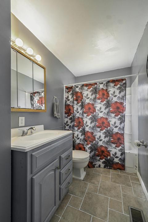 4027 Honeysuckle Dr, Jackson, MI 49201 photo 8