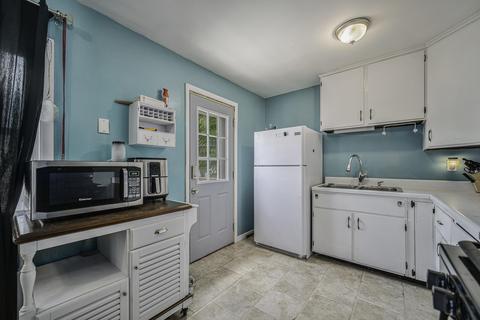 4027 Honeysuckle Dr, Jackson, MI 49201 photo 6
