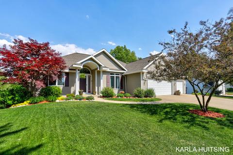 425 142nd Ave, Holland, MI 49424