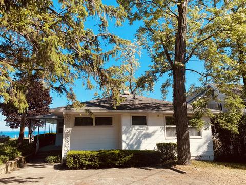 47021 Lake View Ave, New Buffalo, MI 49117