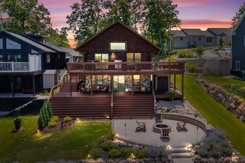 12132 Gilmore Point Pt, Plainwell, MI 49080
