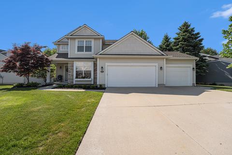6707 Westshire Dr, Norton Shores, MI 49444
