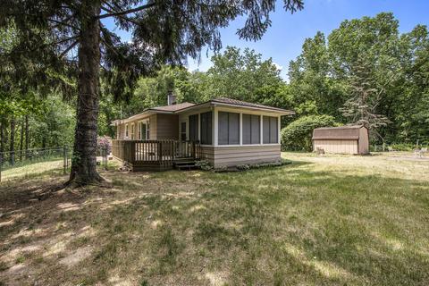8613 Bennett St SE, Ada, MI 49301 photo 2