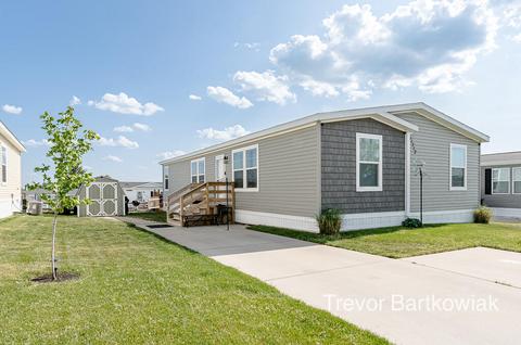 11712 Northern Shrs, Holland, MI 49424