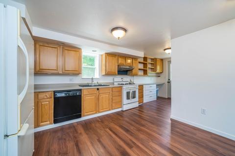 427 E Morrell St, Otsego, MI 49078 photo 8