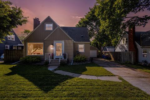 2111 Riverside Dr NE, Grand Rapids, MI 49505