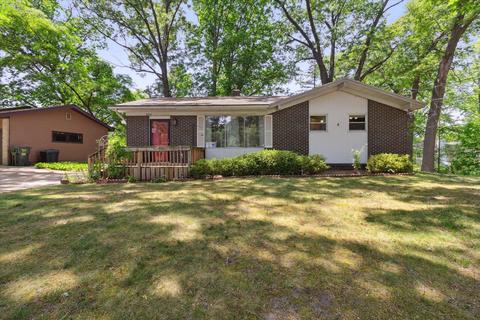 5635 Blaine Ave SE, Kentwood, MI 49508