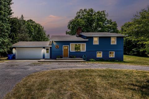 606 8 Mile Rd NW, Comstock Park, MI 49321