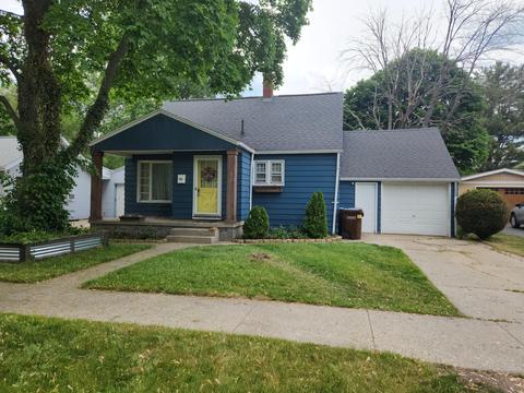 937 Waverly Ave, Grand Haven, MI 49417
