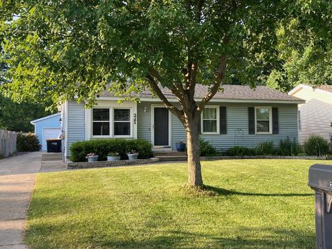 221 Regent St SE, Kentwood, MI 49548
