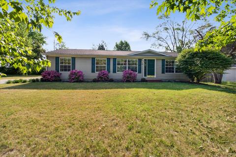 8649 S 12th St, Portage, MI 49024