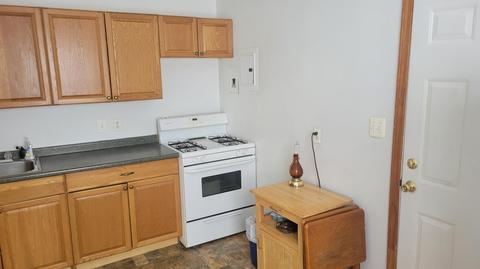 9026 Clippert St, Taylor, MI 48180 photo 3