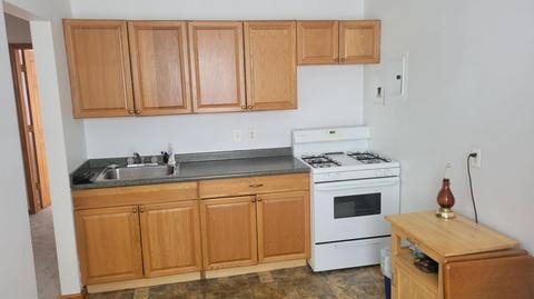 9026 Clippert St, Taylor, MI 48180 photo 2