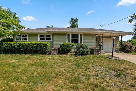 4760 Burgis Ave SE, Kentwood, MI 49508