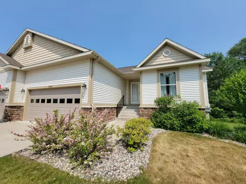 5646 Sandalwood Ct #3, Norton Shores, MI 49441