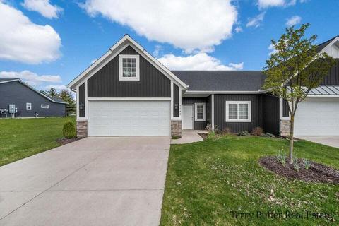 7542 Hardwood St, Caledonia, MI 49316