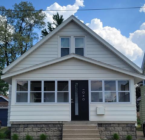 1040 Helen St NE, Grand Rapids, MI 49503