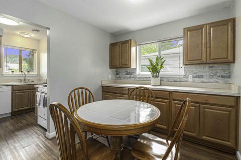 7849 Pine St, Taylor, MI 48180 photo 8