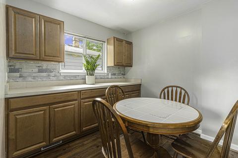 7849 Pine St, Taylor, MI 48180 photo 7