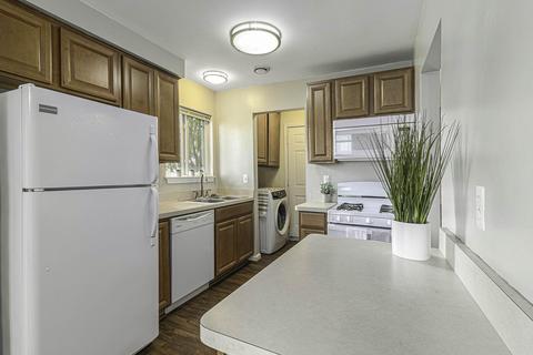7849 Pine St, Taylor, MI 48180 photo 5