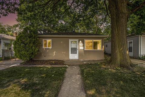 7849 Pine St, Taylor, MI 48180