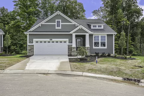 2044 Flowering Dr, Hudsonville, MI 49426