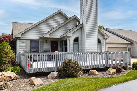 4249 Fairway Ln, Jackson, MI 49201