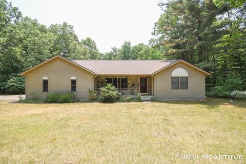 3251 Fallasburg Park Dr NE, Lowell, MI 49331