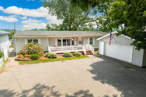 6837 Paradise Park Dr, Saranac, MI 48881