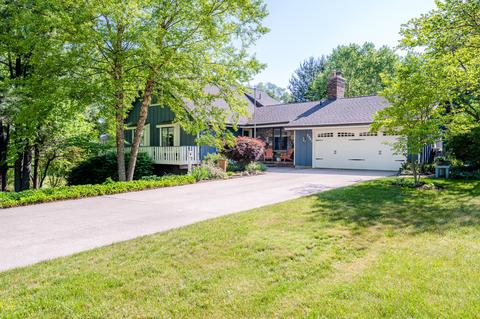 2961 E Windsor Dr, St. Joseph, MI 49085 photo 2