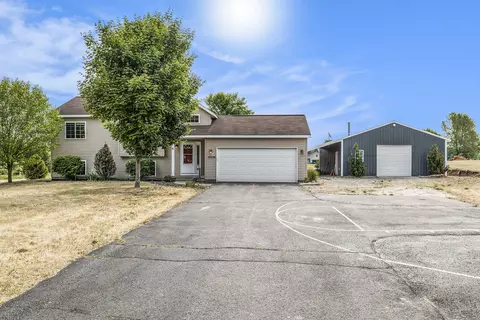 12228 White Creek Ave NE, Cedar Springs, MI 49319