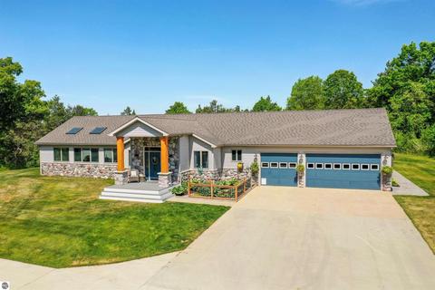 3513 N 45 12 Rd, Manton, MI 49663