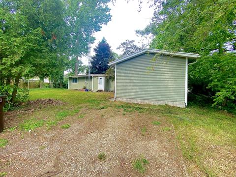 415 Escott St, Big Rapids, MI 49307 photo 2