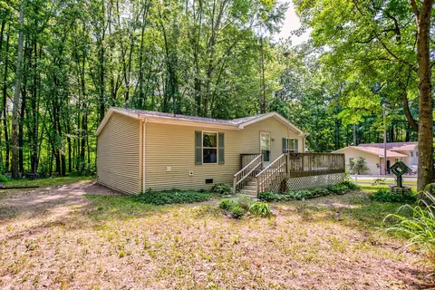 43811 65th St, Bangor, MI 49013