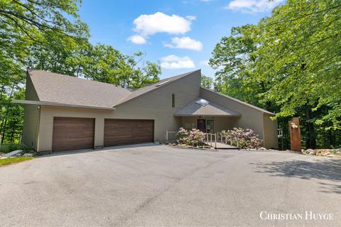 8695 Conservation St NE, Ada, MI 49301