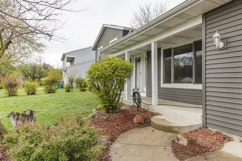 1445 Merry Brook St, Kalamazoo, MI 49048