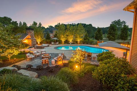 3896 Woodstream Dr, Grand Rapids, MI 49534