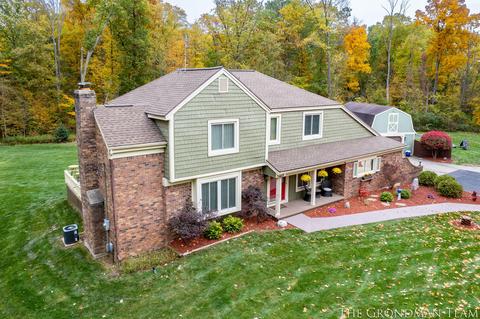 2041 76th St SE, Caledonia, MI 49316