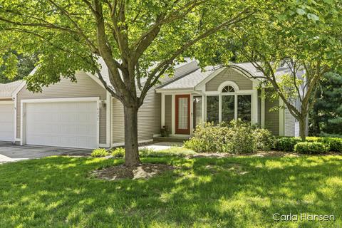 4257 Valley Side Dr NE #57, Grand Rapids, MI 49525