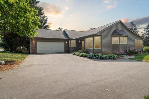 7790 W St Andrews Cir, Portage, MI 49024