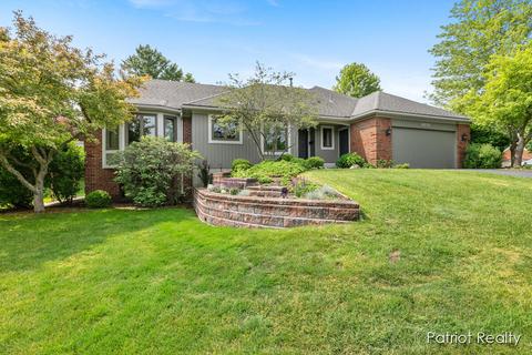 5072 N Quail Crest Dr SE, Grand Rapids, MI 49546