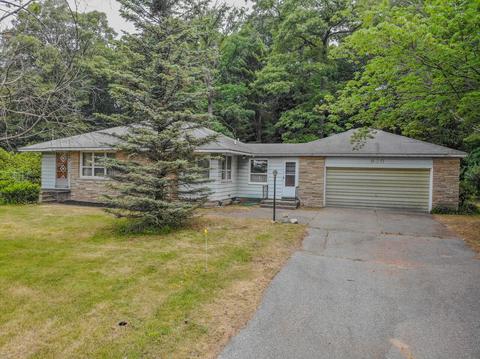 930 E Norton Ave, Norton Shores, MI 49444