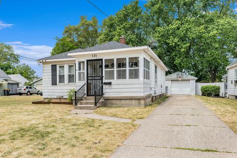 121 Coolidge St SW, Wyoming, MI 49548