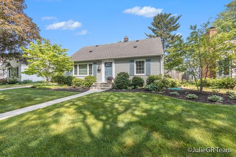 2426 College Ave NE, Grand Rapids, MI 49505