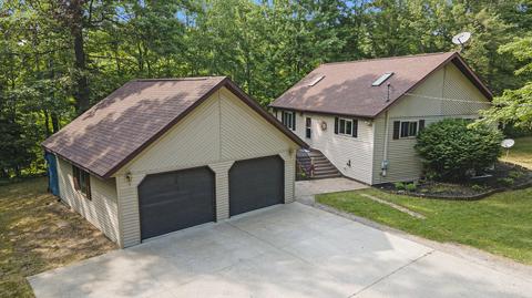 1120 W Stewart Rd, Midland, MI 48640