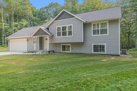 2811 Lincoln Rd, Allegan, MI 49010
