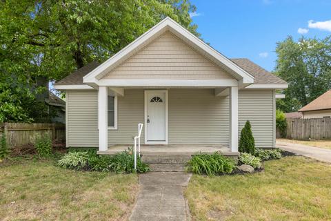 206 Floyd St SW, Grand Rapids, MI 49548