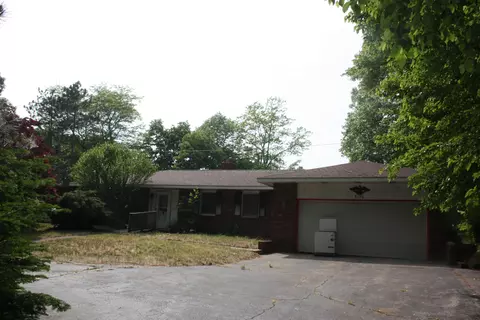 5190 Pier Rd, Coloma, MI 49038